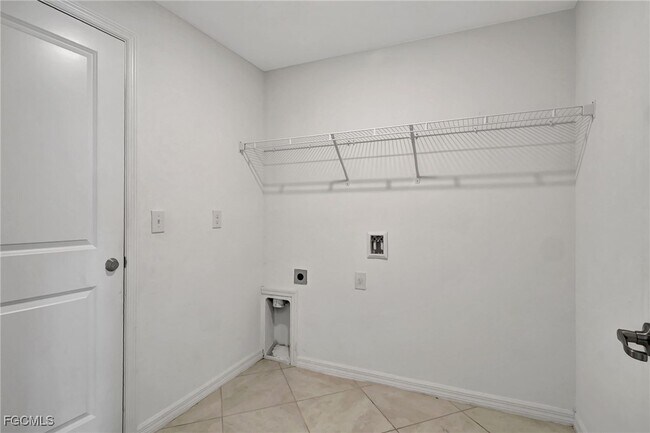 Building Photo - 418 Pickford Ave