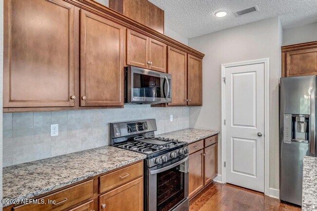 Building Photo - 132 Vista Lake Cir