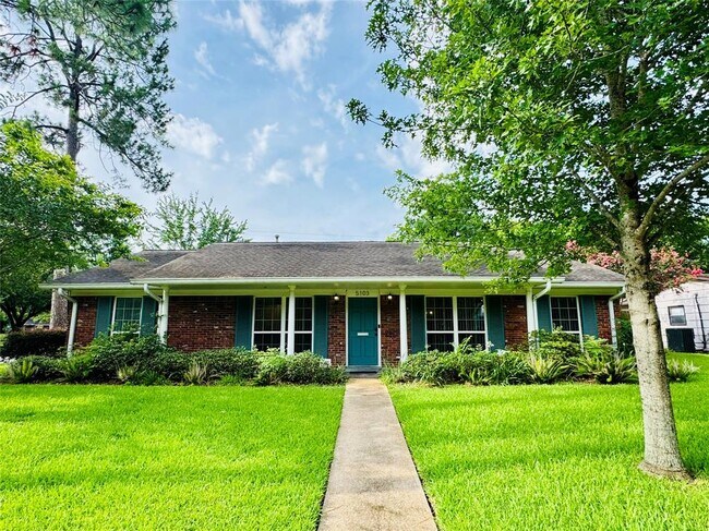 Primary Photo - 5103 Darnell St