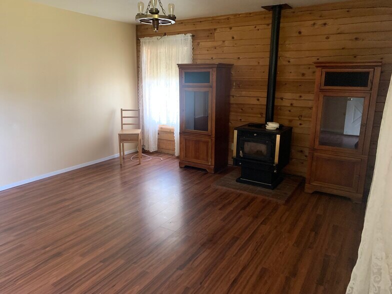 Building Photo - 17891 Alps Dr