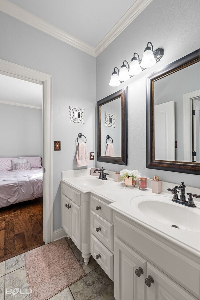 Building Photo - 135 Eagle Bend Way