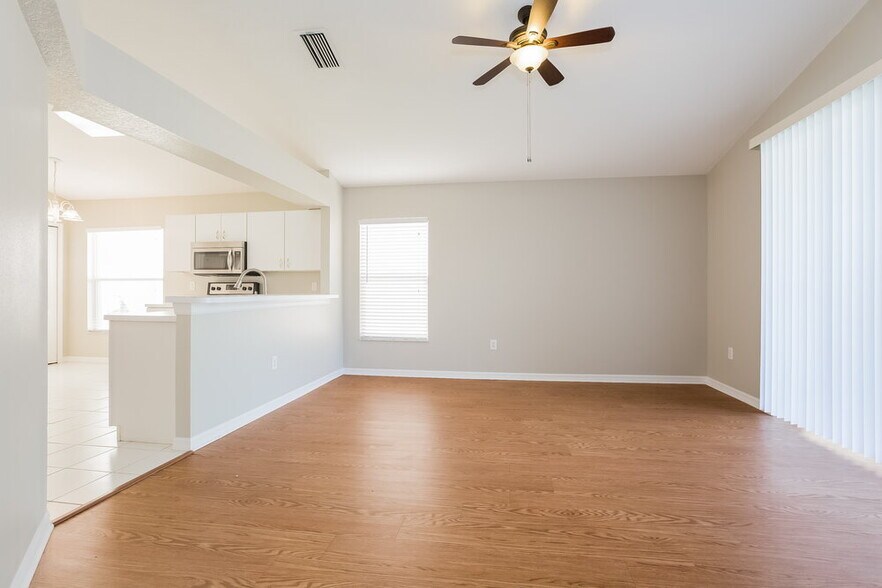 Building Photo - 9306 Hidden Water Cir