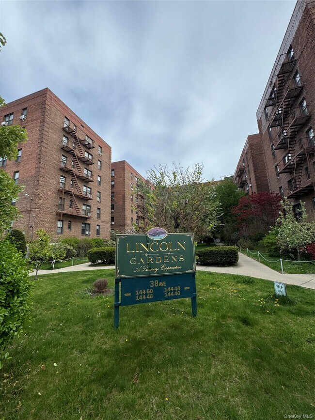 Building Photo - 144-89 38th Ave