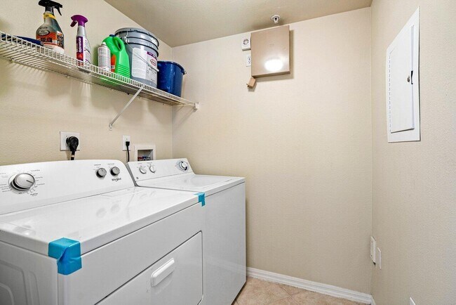 Building Photo - 6400 Emerald Dunes Dr