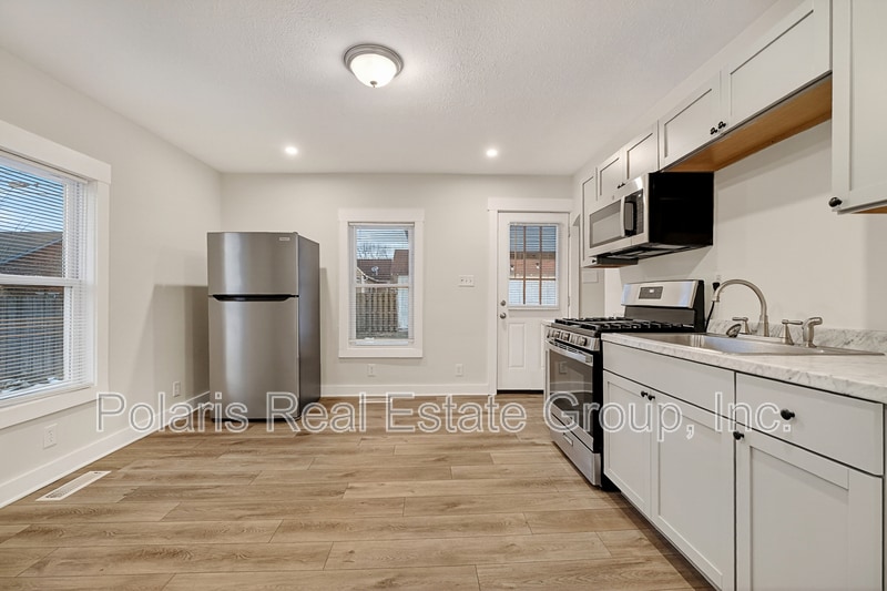 Building Photo - 1410 Hannibal St