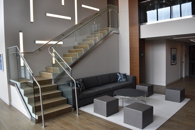 Building Photo - Spacious Luxury One Bedroom - Insignia