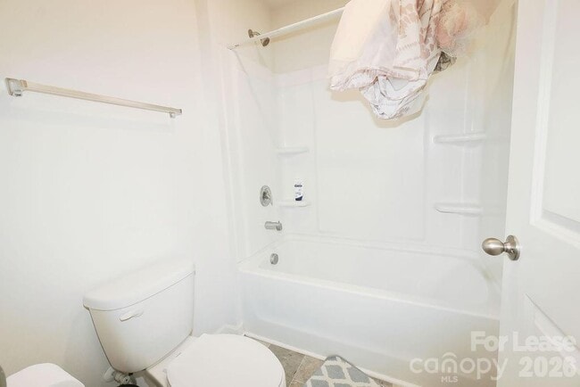 Building Photo - 8140 Clairwood Dr