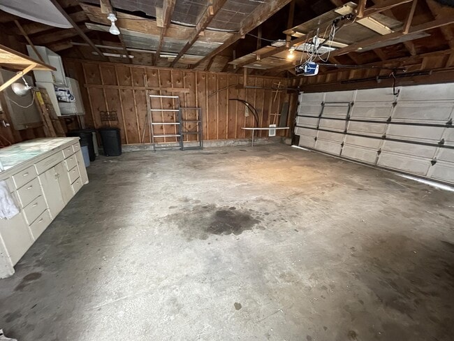 Building Photo - 2025 2nd Ave N