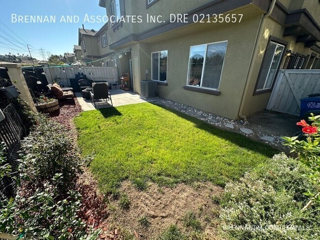 Building Photo - 1165 Latigo Cove