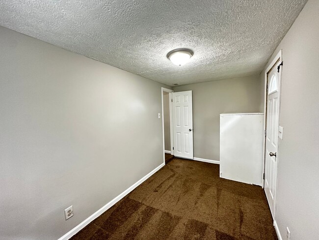 Building Photo - 1195 Faber Ave