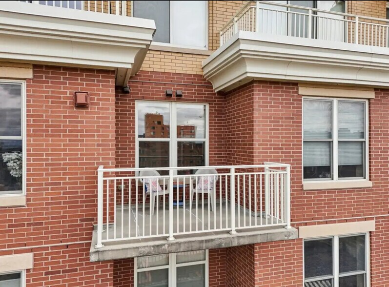 Building Photo - 333 W Mifflin St