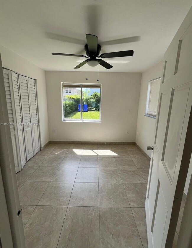 Building Photo - 1036 NW 3rd St