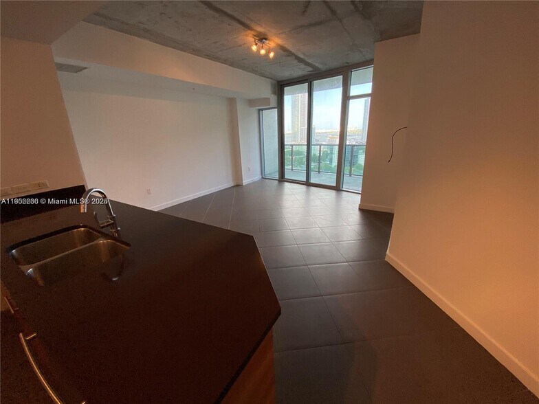 Building Photo - 3301 NE 1st Ave