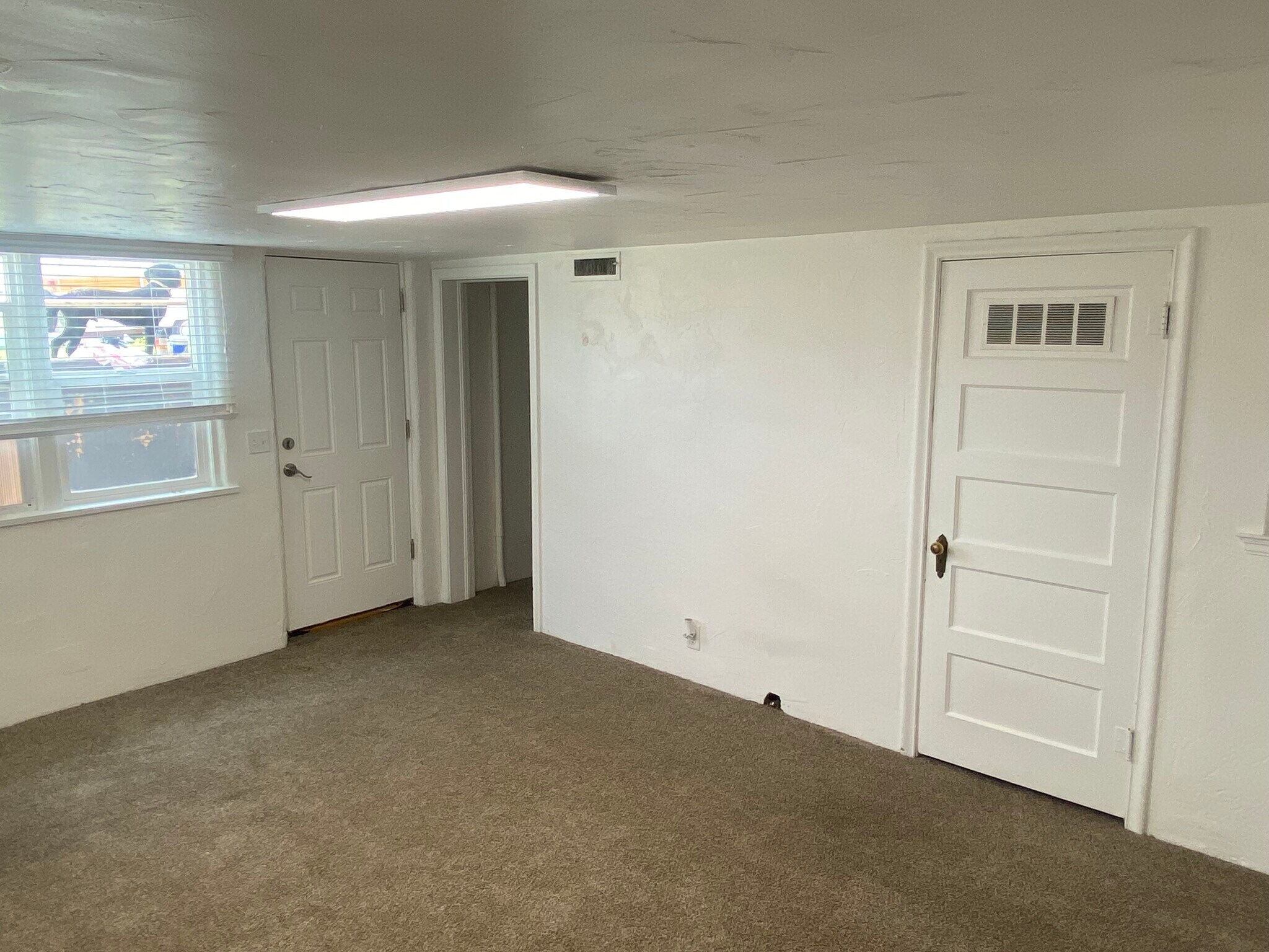 Building Photo - 109 N 500 W