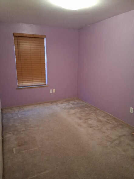 Building Photo - 1345 Beach Ave