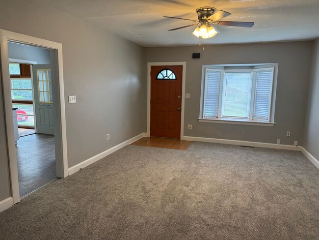 Building Photo - GROUND LEVEL 2 BEDROOM DUPLEX