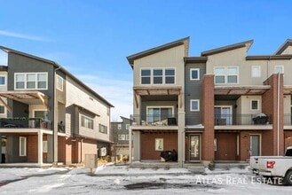 Building Photo - 7856 W 43rd Pl