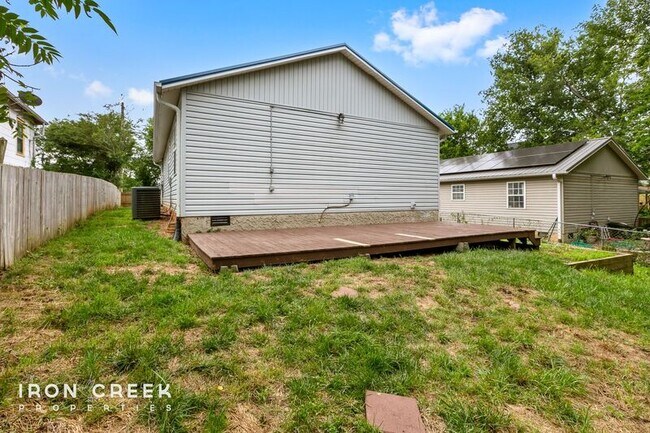 Building Photo - 9 Dundee St