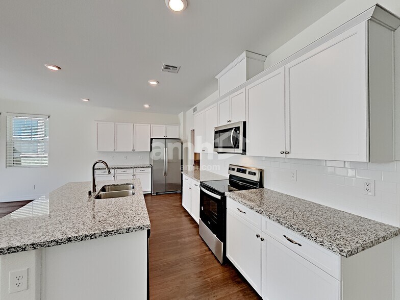 Building Photo - 6113 Wild Lilac Ct