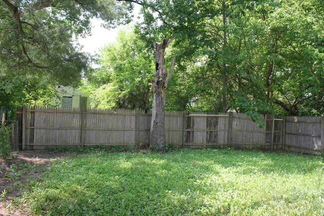 Building Photo - 2702 Maryland Ave