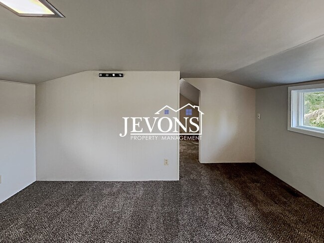 Building Photo - Jevons Property Management Presents 3 Bedrooms, 2.5 Bathrooms Two-Story Single-Family Home in New...