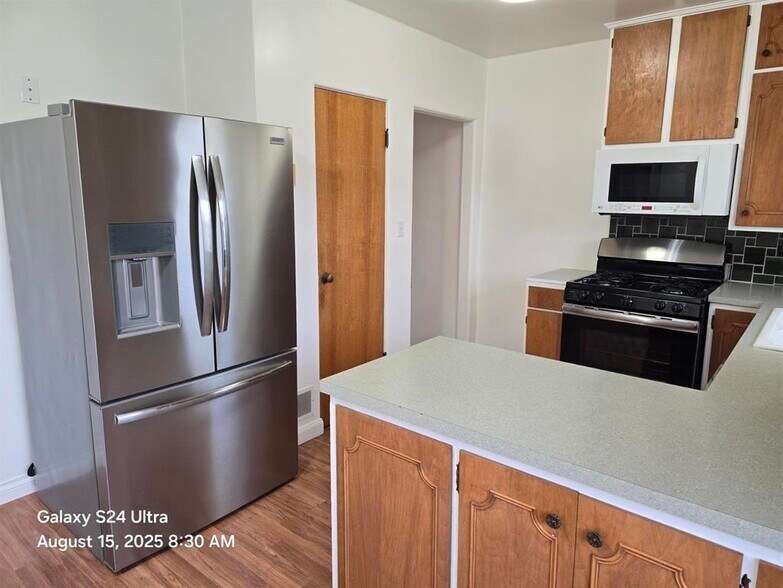 Building Photo - 1634 King St