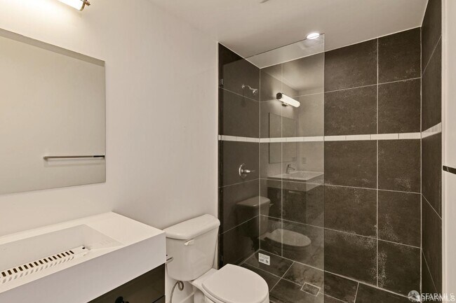 Building Photo - 68 Cayuga Ave