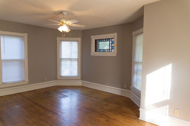 Building Photo - Prime 5 Bedroom in Dinkytown close to the ...