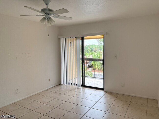 Building Photo - 2855 Winkler Ave