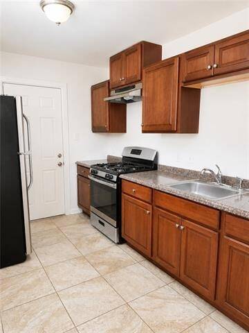 Building Photo - 5731 Dimaggio Pl