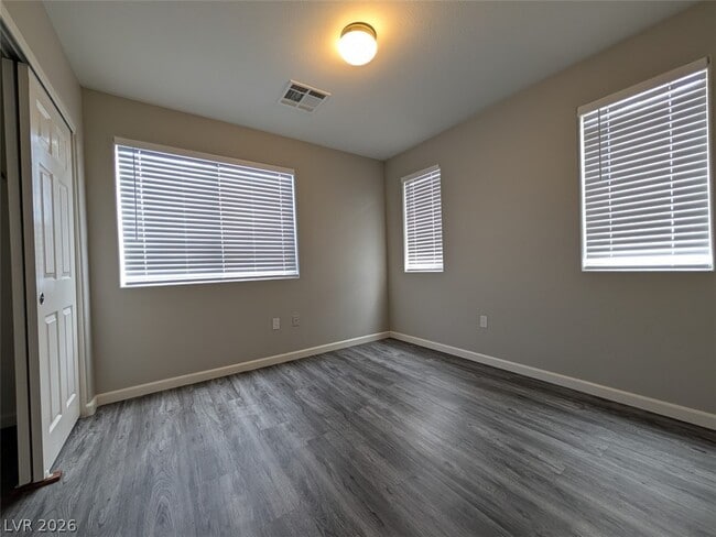 Building Photo - 10308 Faustine Ave