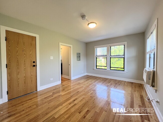 Building Photo - 2914 N Mildred Ave