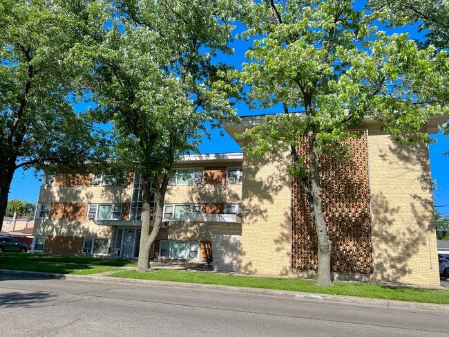 Building Photo - 7717 W Fullerton Ave