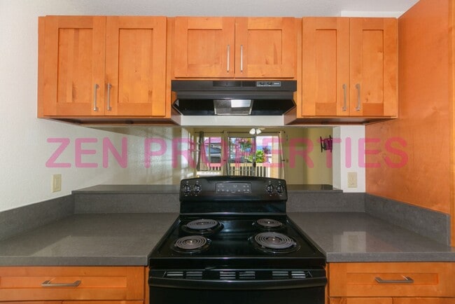 Building Photo - a 2 bdrm, 2 bath townhome  with 1 prkg at ...