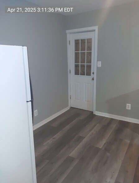 Building Photo - 2112 Sidney Ave