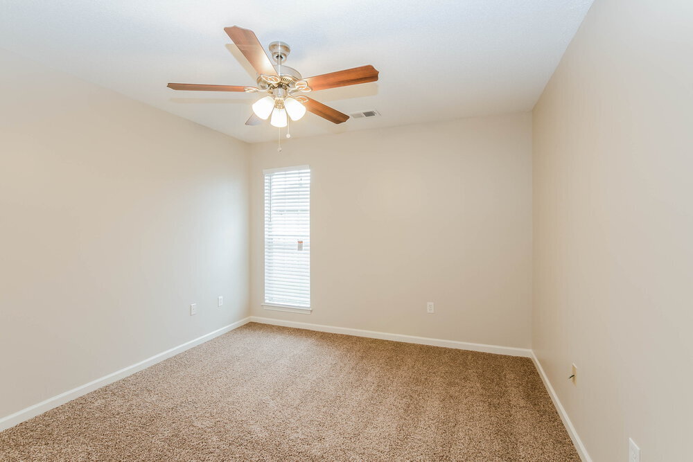 Building Photo - 5733 Fawn Dr