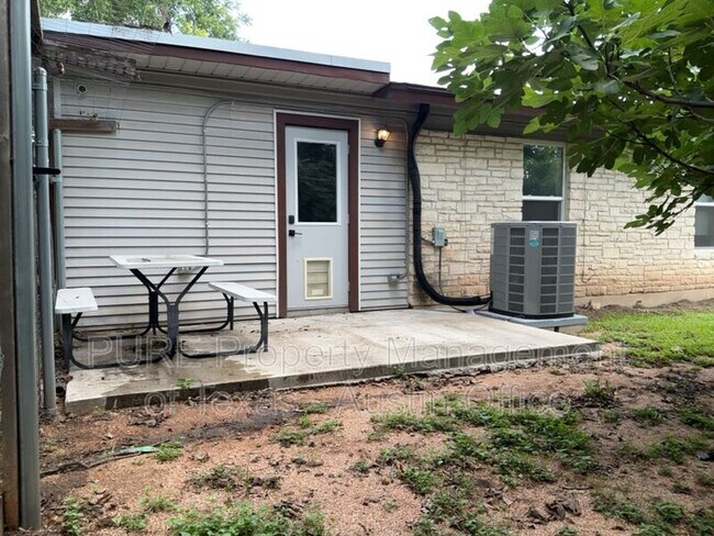 Building Photo - 1301 Clearfield Dr