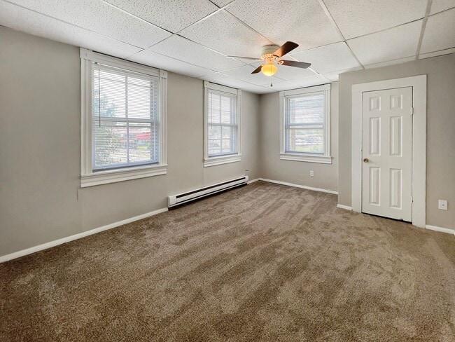 Building Photo - 200 Danis St