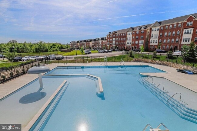 Building Photo - 7132 McHenry Mews