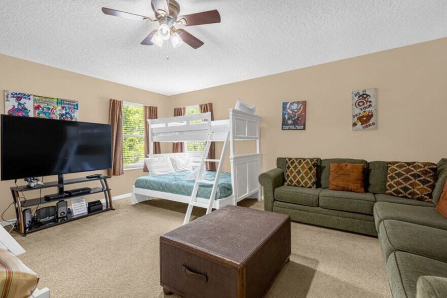Building Photo - 325 Willow View Dr