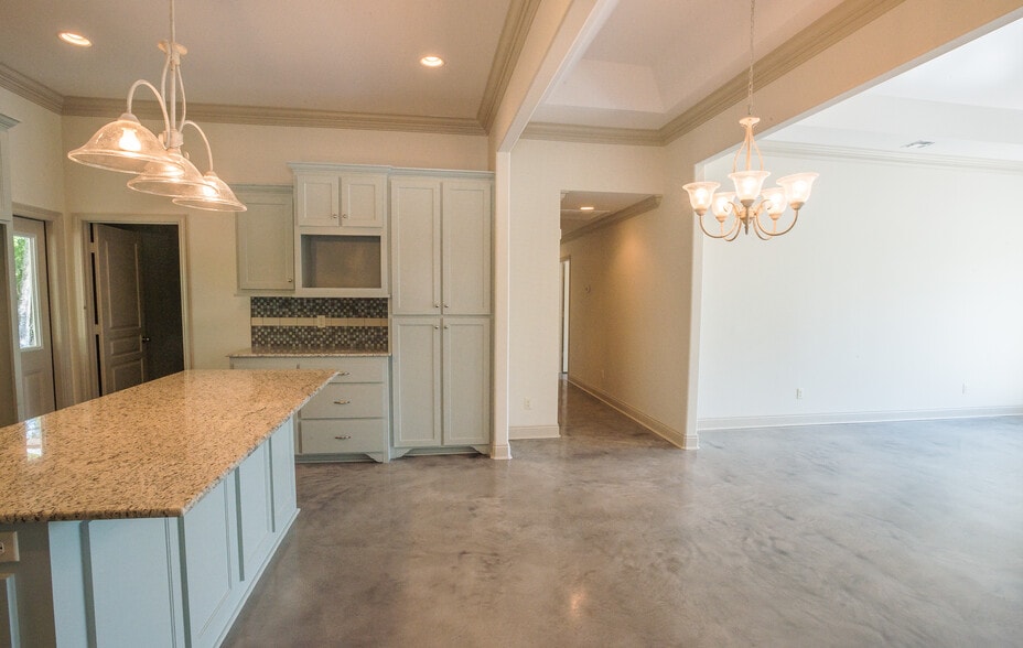 Building Photo - 1042 Timber Trails Rd