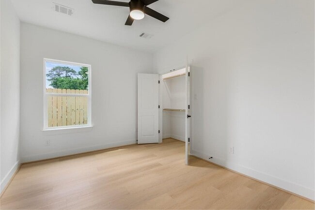 Building Photo - 5921 Mountwood St