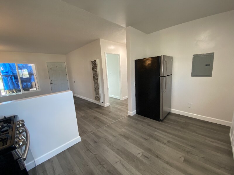 Building Photo - 1515-1515 E 20th St