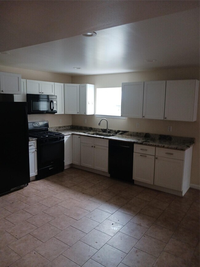 Building Photo - 2796 US-6