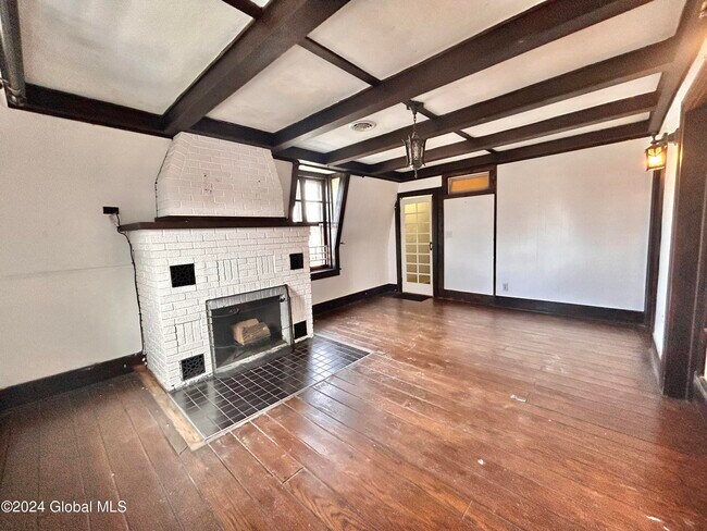 Building Photo - 290 2nd Ave