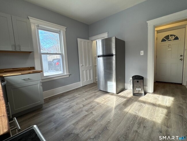 Building Photo - 44 Sinawoy Rd