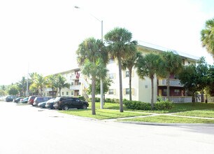 Building Photo - Amber Square Apartments