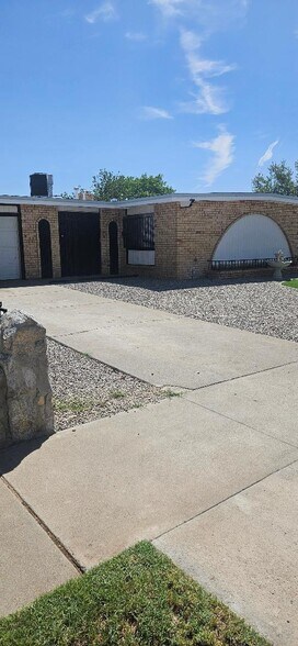 Building Photo - 10412 Aphrodite Dr