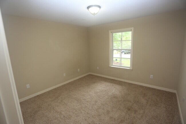 Building Photo - 594 Hunters Ridge Rd