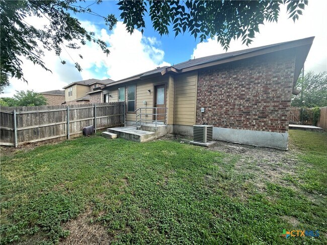 Building Photo - 298 Rosalie Dr